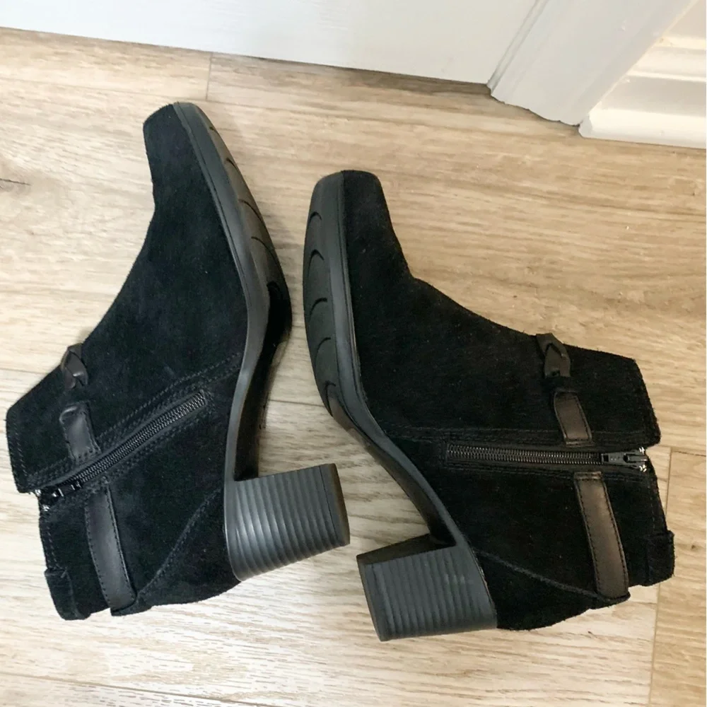 Clark’s Bendables Suede Ankle Boots Booties Chunky Heel 9M Black 68728